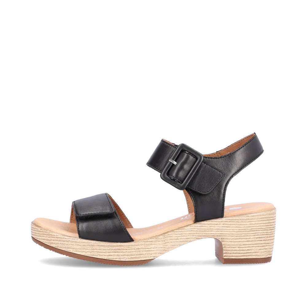 Black remonte women´s strap sandals D0N52-00 with hook and loop fastener. Outside of the shoe.