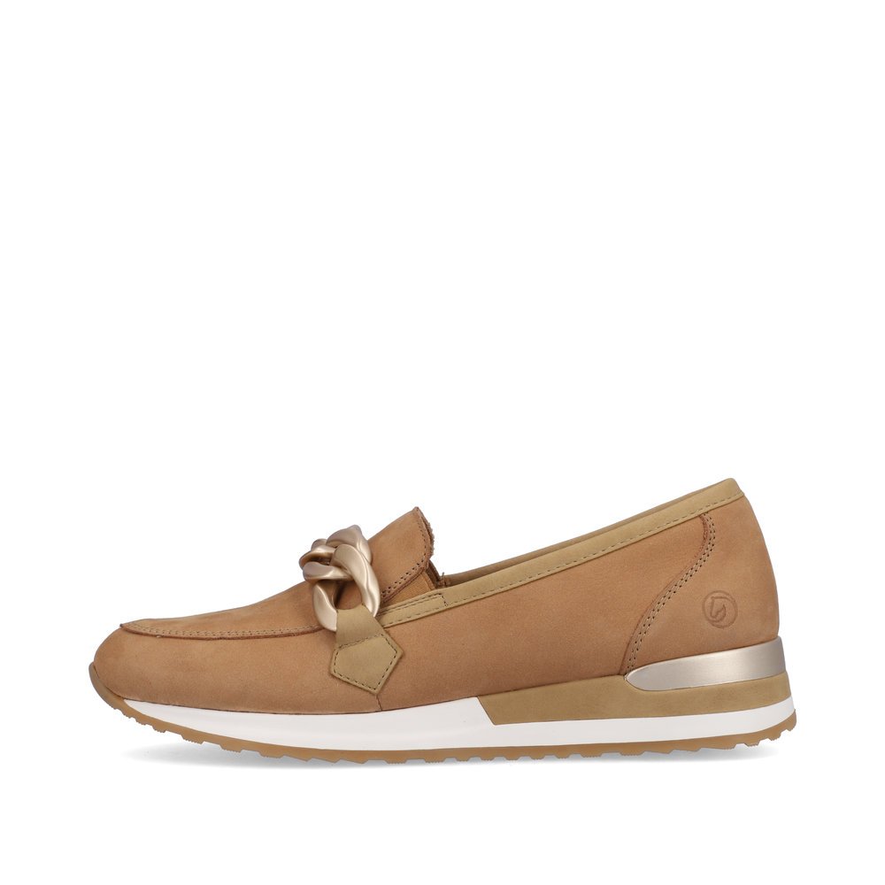 Cinnamon brown remonte women´s loafers R2544-60 with golden chain. Outside of the shoe.