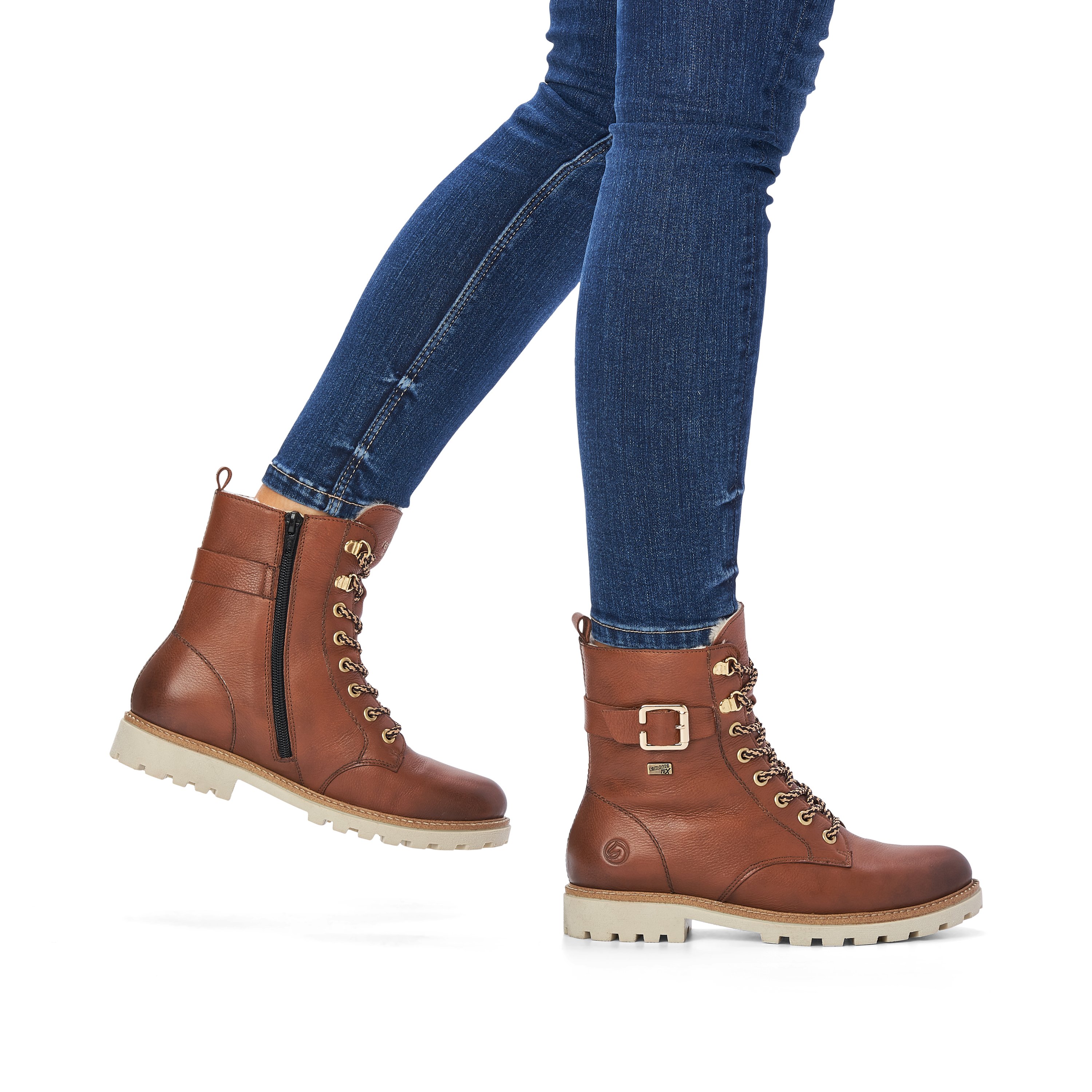 Mocha brown remonte women´s lace-up boots D8475-24 with cushioning profile sole. Shoe on foot