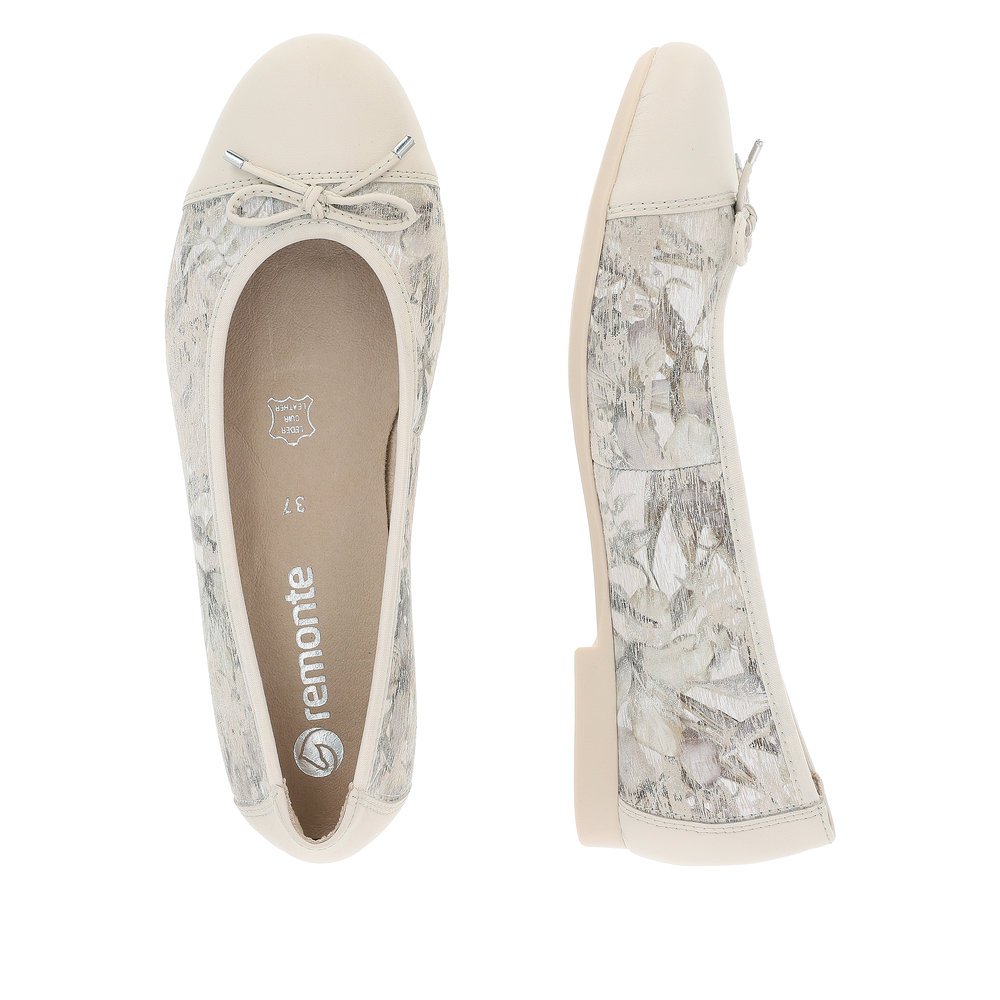 Cream beige remonte women´s ballerinas D0K04-60 with floral pattern. Shoe from the top, lying.