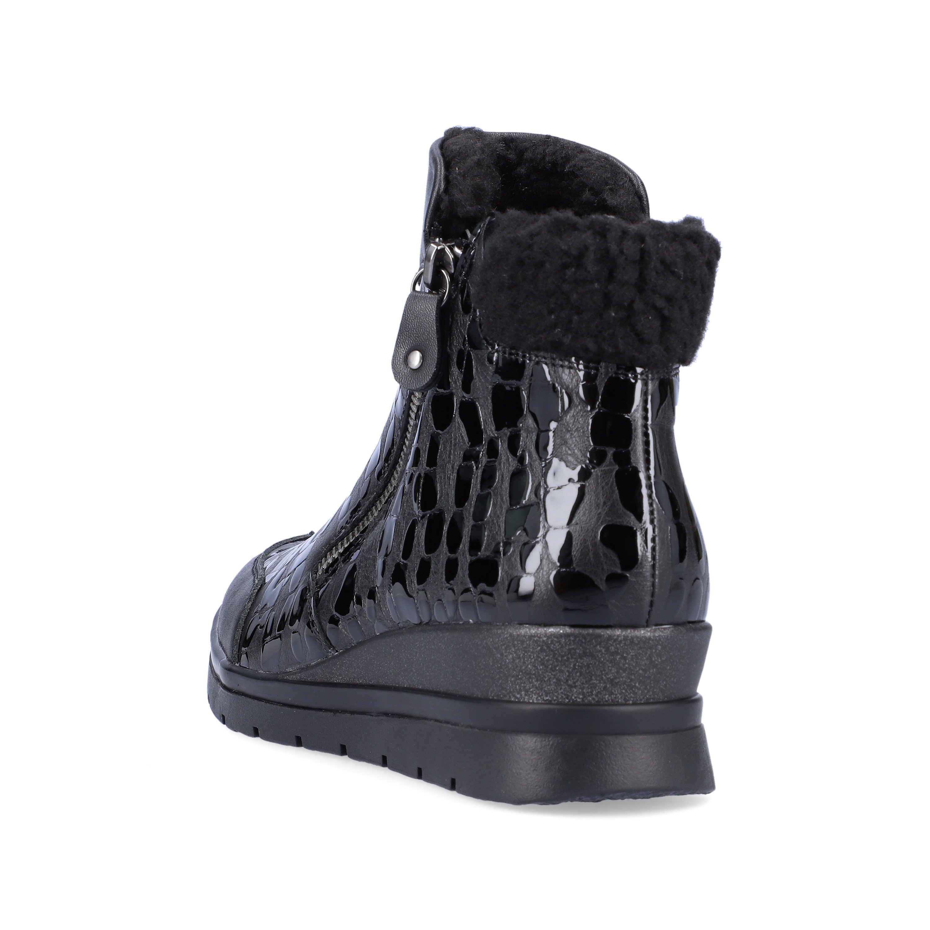 Glossy black remonte women´s ankle boots R0775-03 with flexible profile sole. Shoe from the back