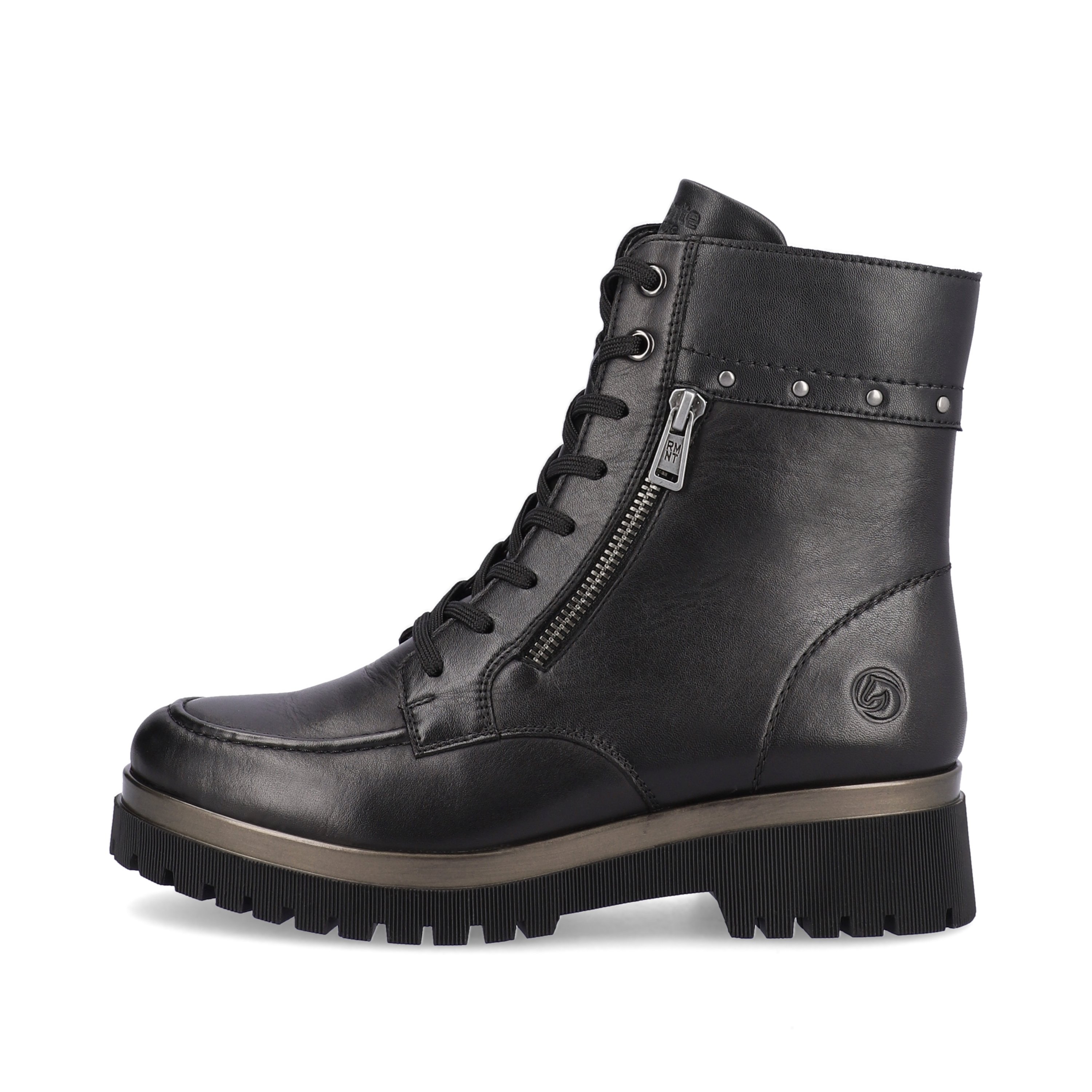 Glossy black remonte women´s biker boots D1B72-01 with cushioning profile sole. The outside of the shoe