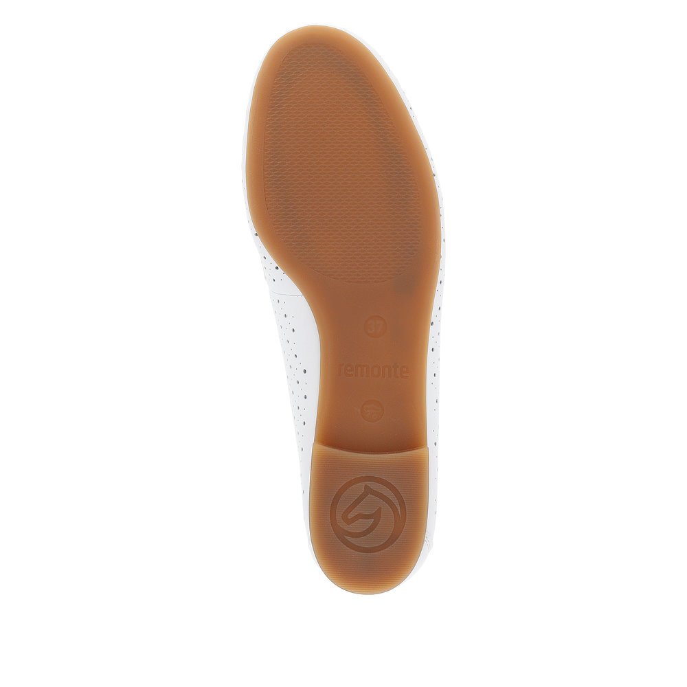 remonte mocassins blancs pour femmes D0K05-80 avec un insert élastique. Semelle extérieure de la chaussure.