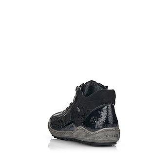Schwarze Kurzstiefel leicht wärmend aus Veloursleder mit Reißverschluss und Schnürung, wasserabweisendem Remonte TEX und Wechselfußbett. Schuh von hinten.