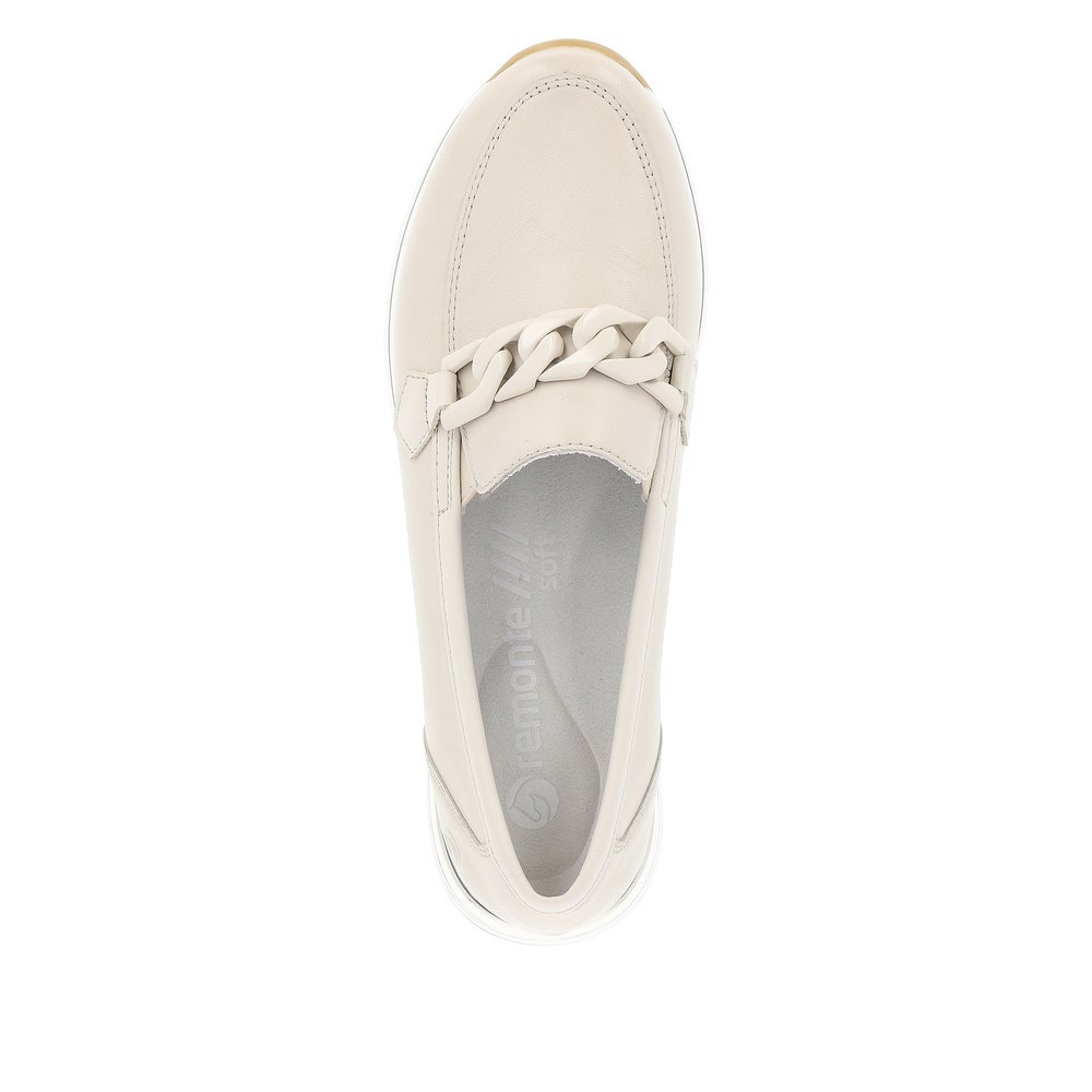 Light beige remonte women´s loafers R6711-60 with beige chain and comfort width G. Shoe from the top.