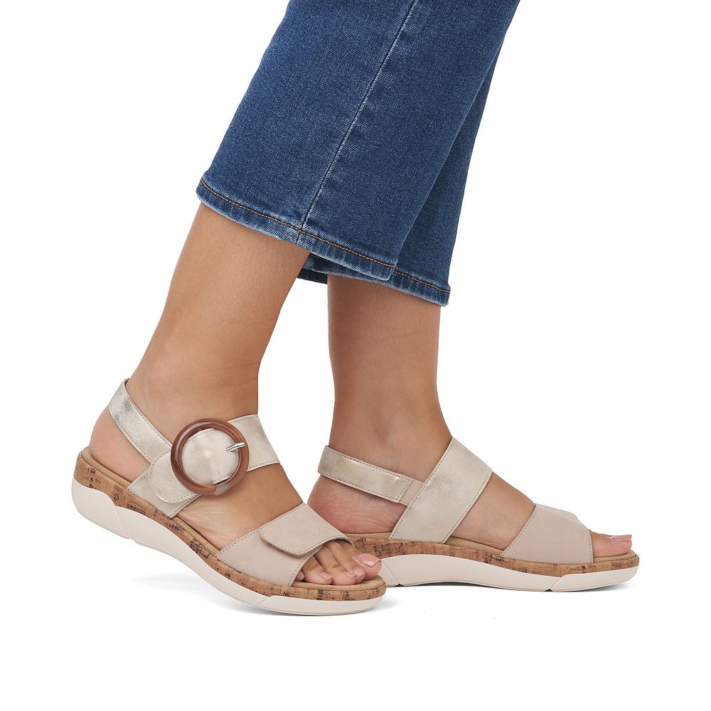 remonte sandales à lanières beiges femmes R6853-61 avec fermeture velcro. Chaussure au pied.