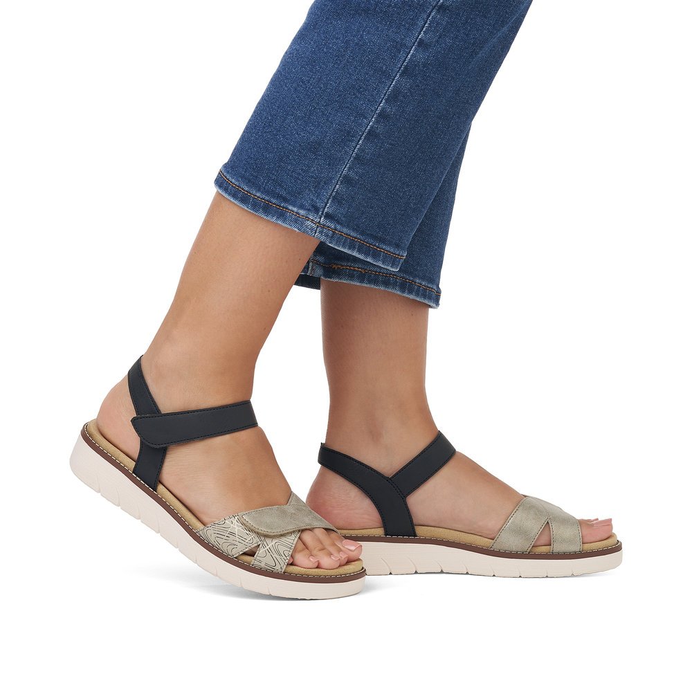 remonte sandales à lanières beiges femmes D2049-63 avec fermeture velcro. Chaussure au pied.