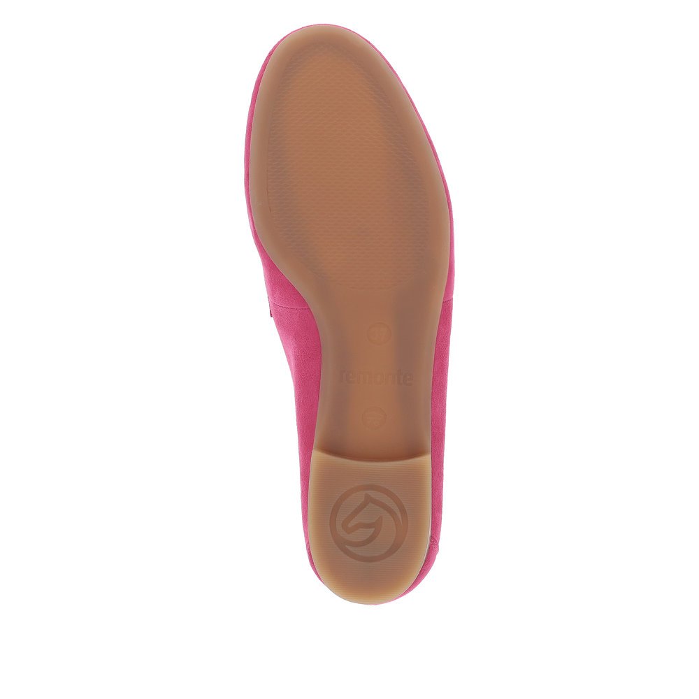 remonte mocassins roses pour femmes D0K02-31 avec un insert élastique. Semelle extérieure de la chaussure.