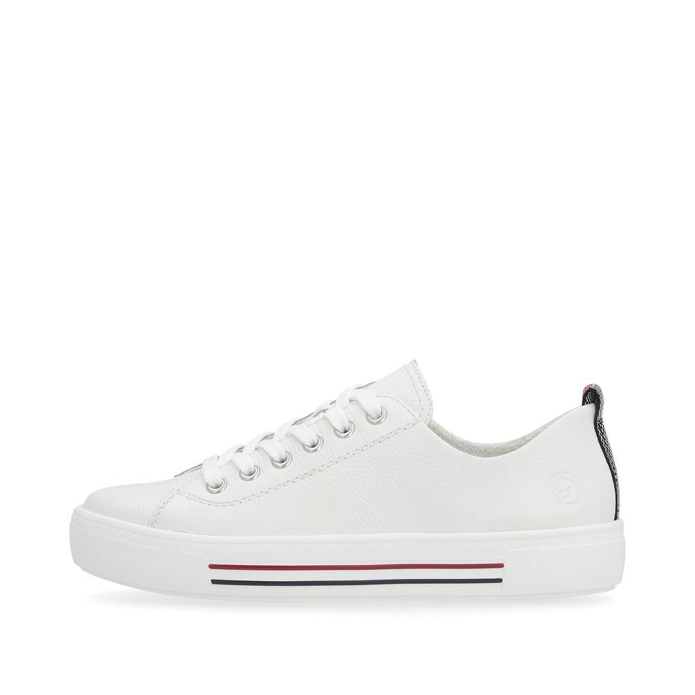 White remonte women´s sneakers D0900-80 with lacing and lines on the sole. Outside of the shoe.