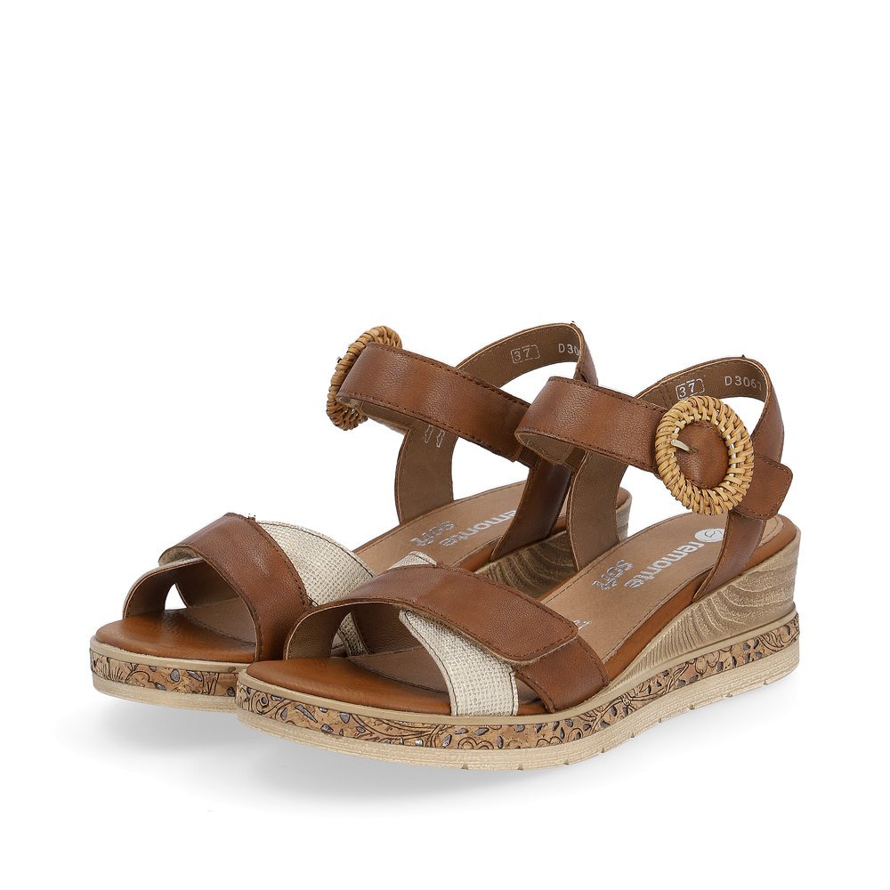 Brown remonte women´s wedge sandals D3067-24 with hook and loop fastener. Shoes laterally.