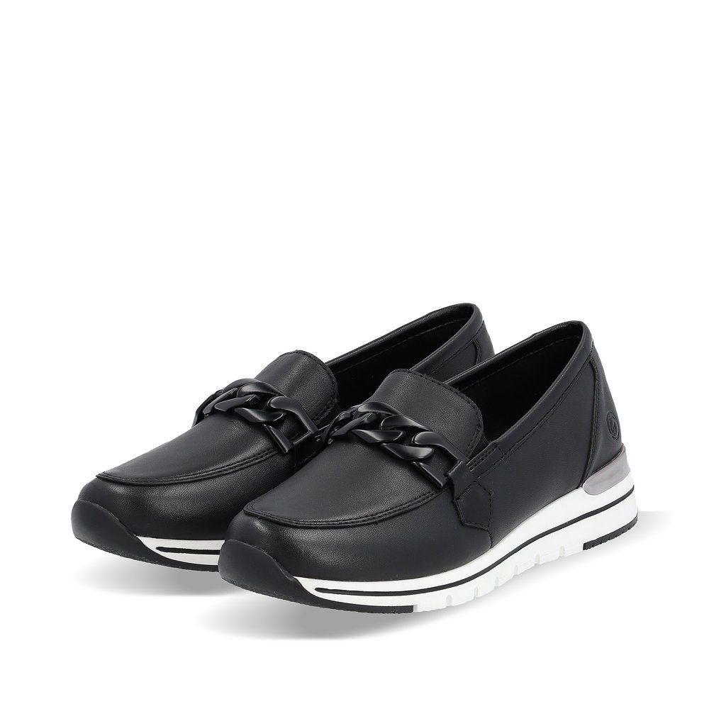Black remonte women´s loafers R6711-00 with black chain and comfort width G. Shoes laterally.