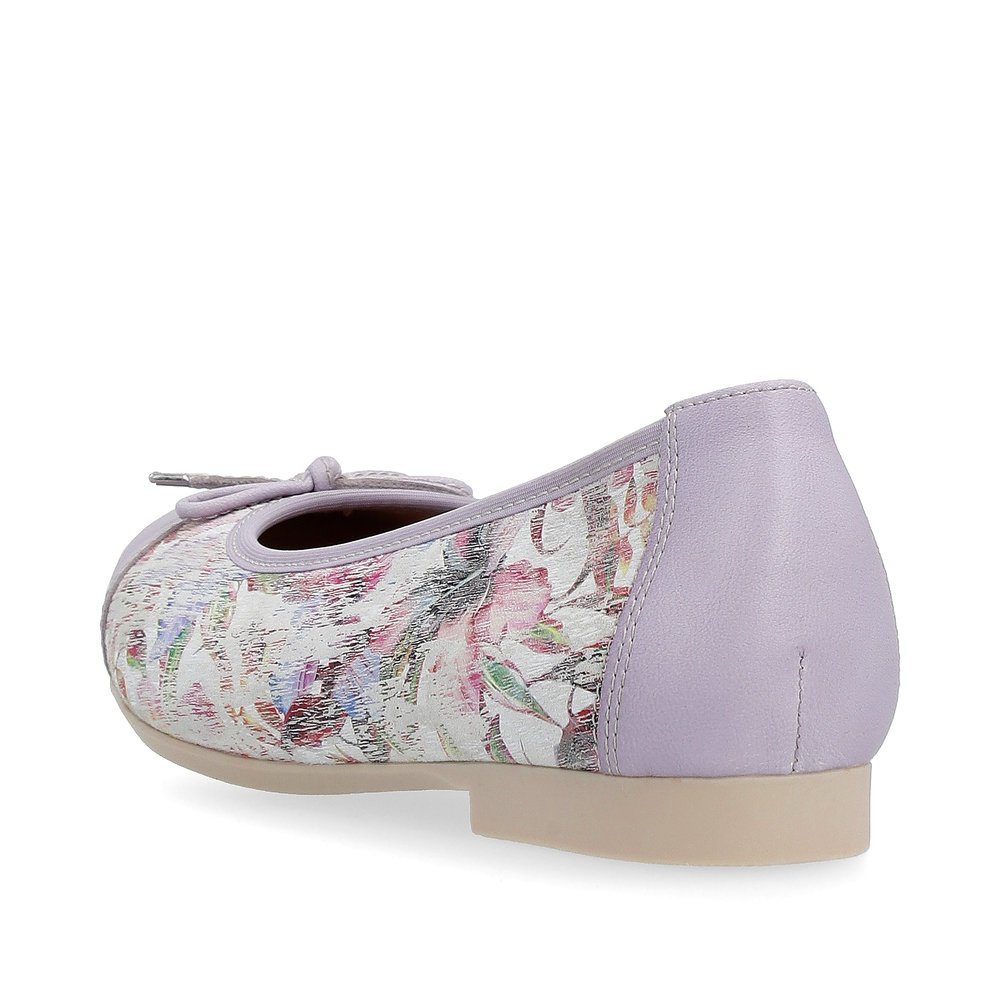 Pastellfarbene remonte Ballerinas D0K04-30 mit floralem Muster. Schuh von hinten.