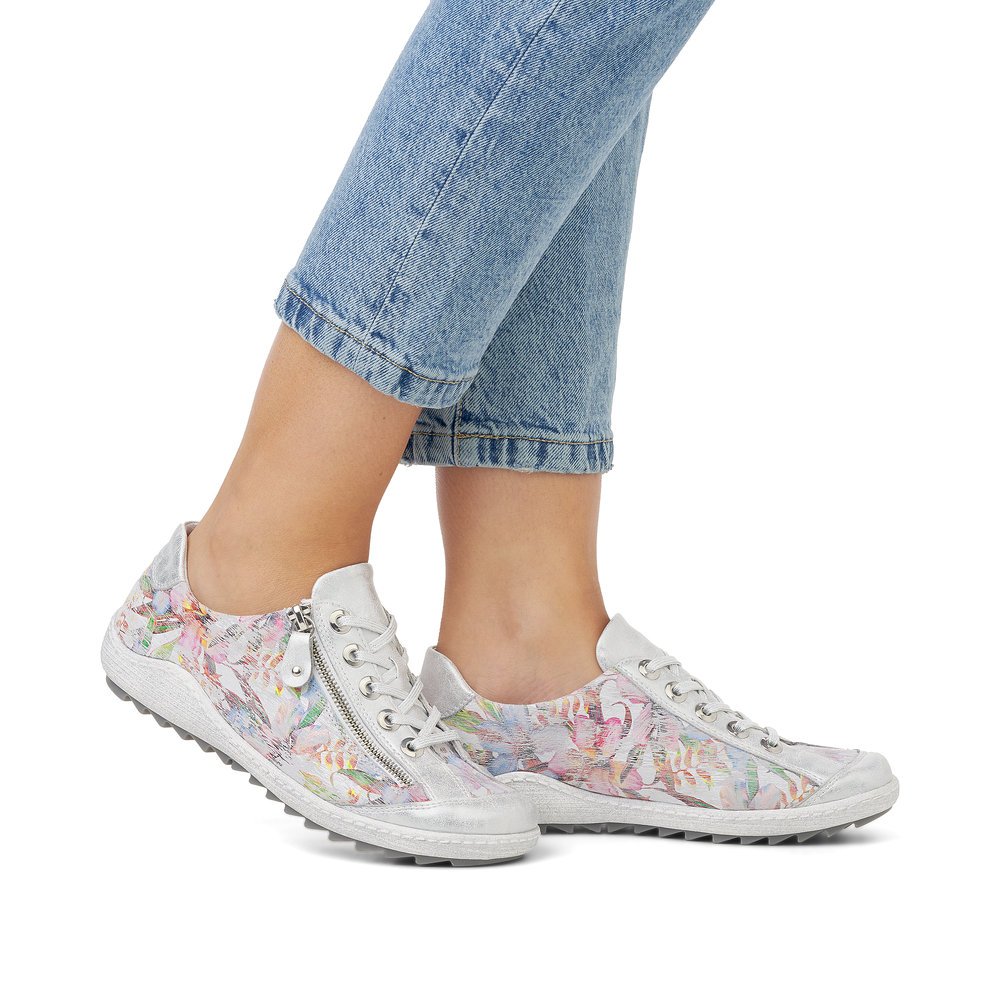 Multi-colored remonte women´s lace-up shoes R1402-96 with zipper. Shoe on foot.