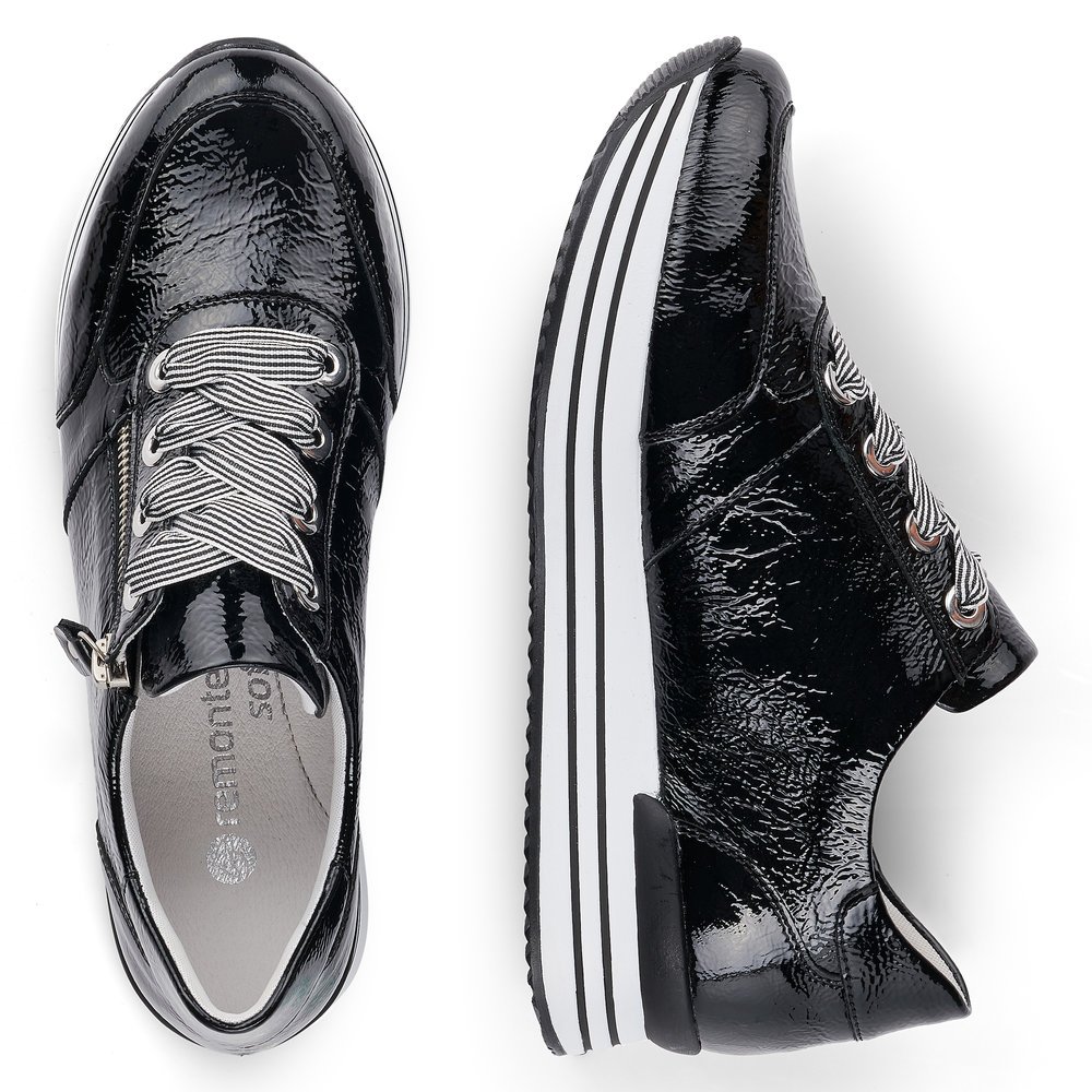 Black remonte women´s sneakers D1302-02 with zipper and stripe pattern. Shoe from the top, lying.