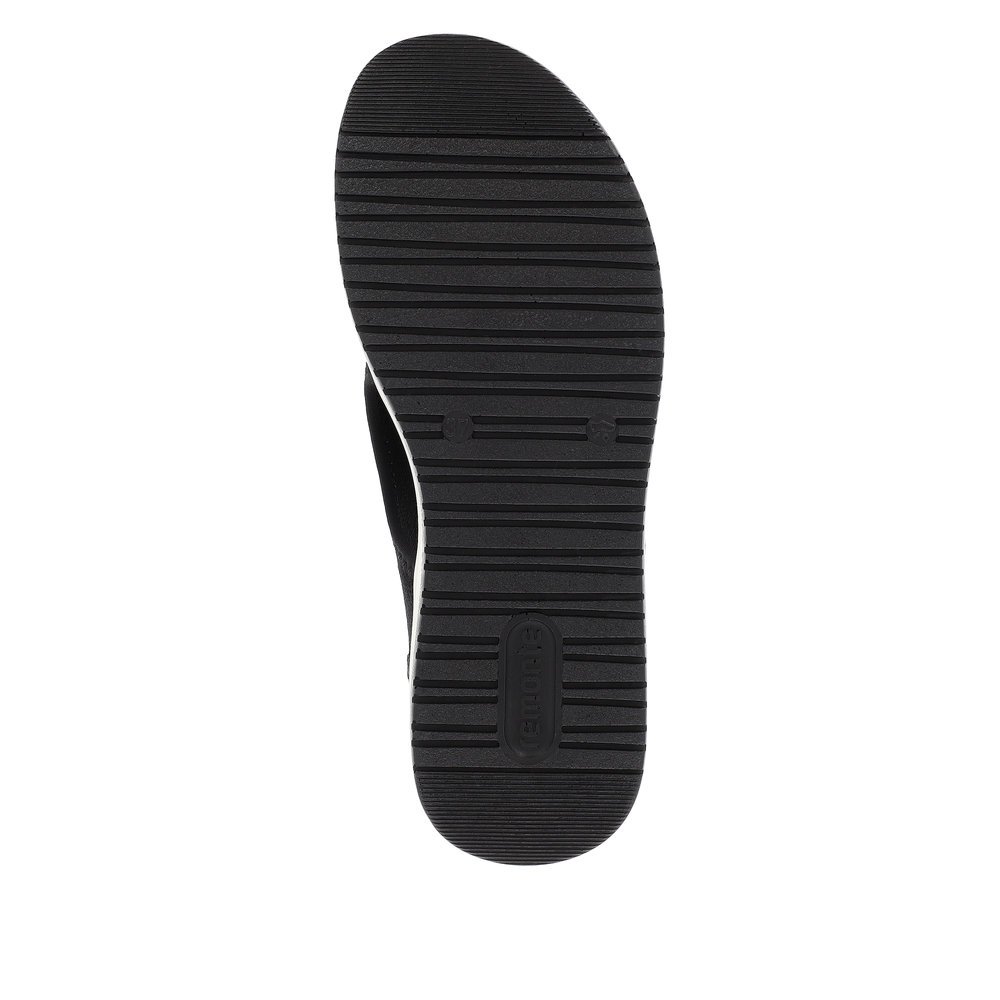 Night black remonte women´s strap sandals D1J52-00 with elastic insert. Outsole of the shoe.